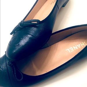 Chanel blue leather pumps